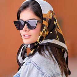 مینی اسکارف طرح وینتج کاریان سر مدل